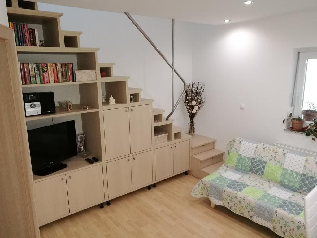 Holiday Home Neokrnjena Narava Sevnica Kültér fotó